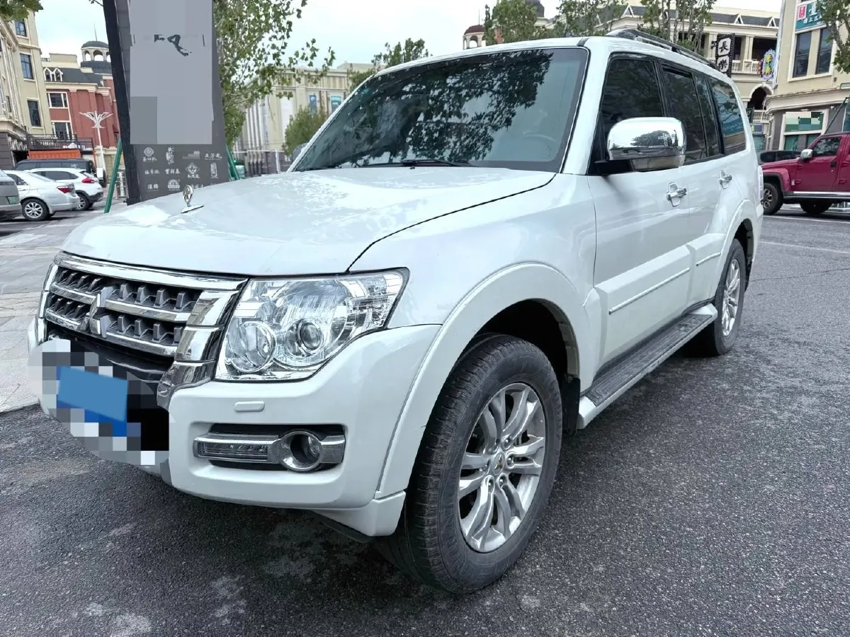 2018 Mitsubishi Pajero 3.0L 174HP V6 5AT,autocango,china used car exporter,china ev exporter,chinese used car exporter,chinese used ev exporter