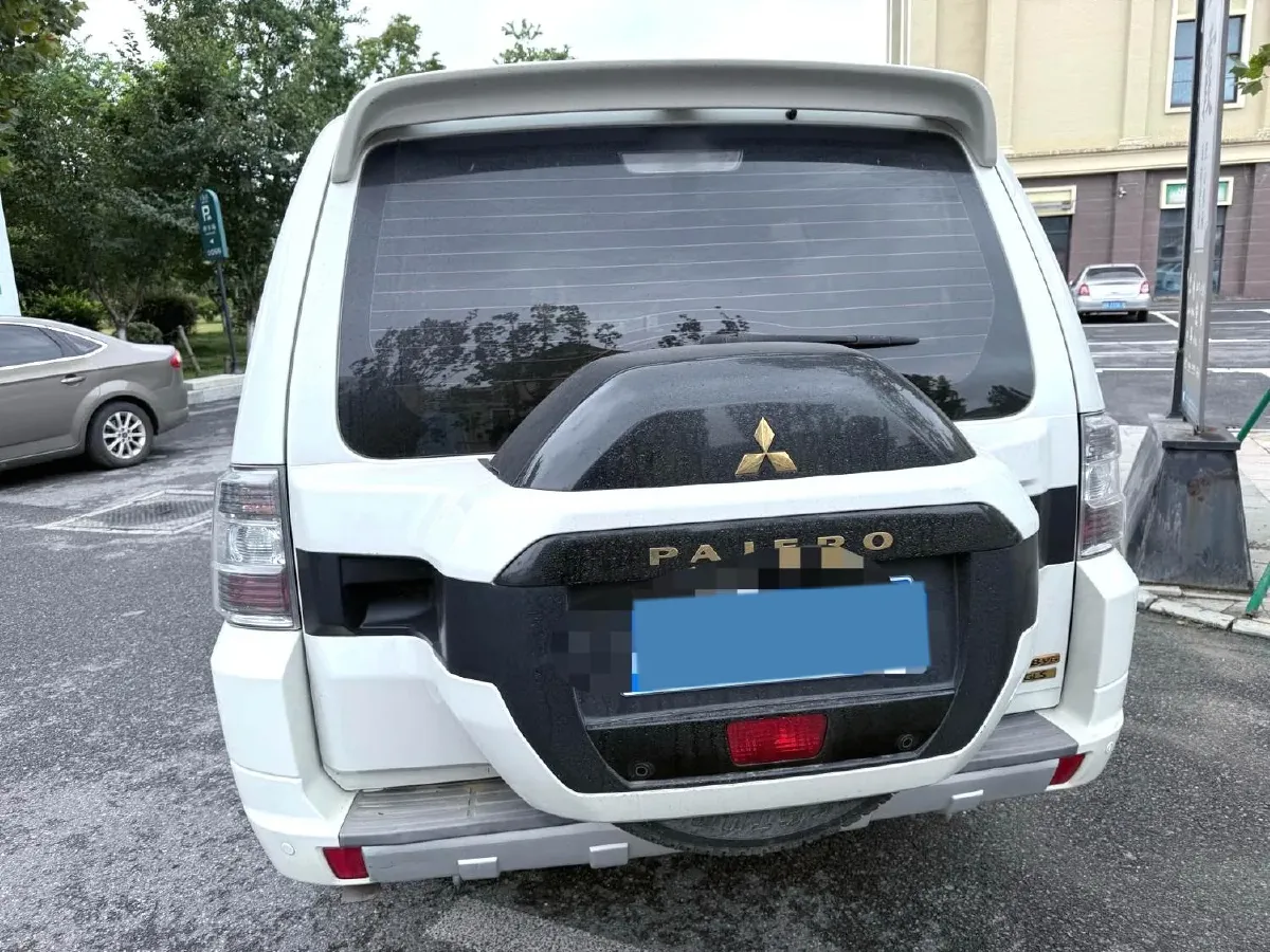 2018 Mitsubishi Pajero 3.0L 174HP V6 5AT,autocango,china used car exporter,china ev exporter,chinese used car exporter,chinese used ev exporter