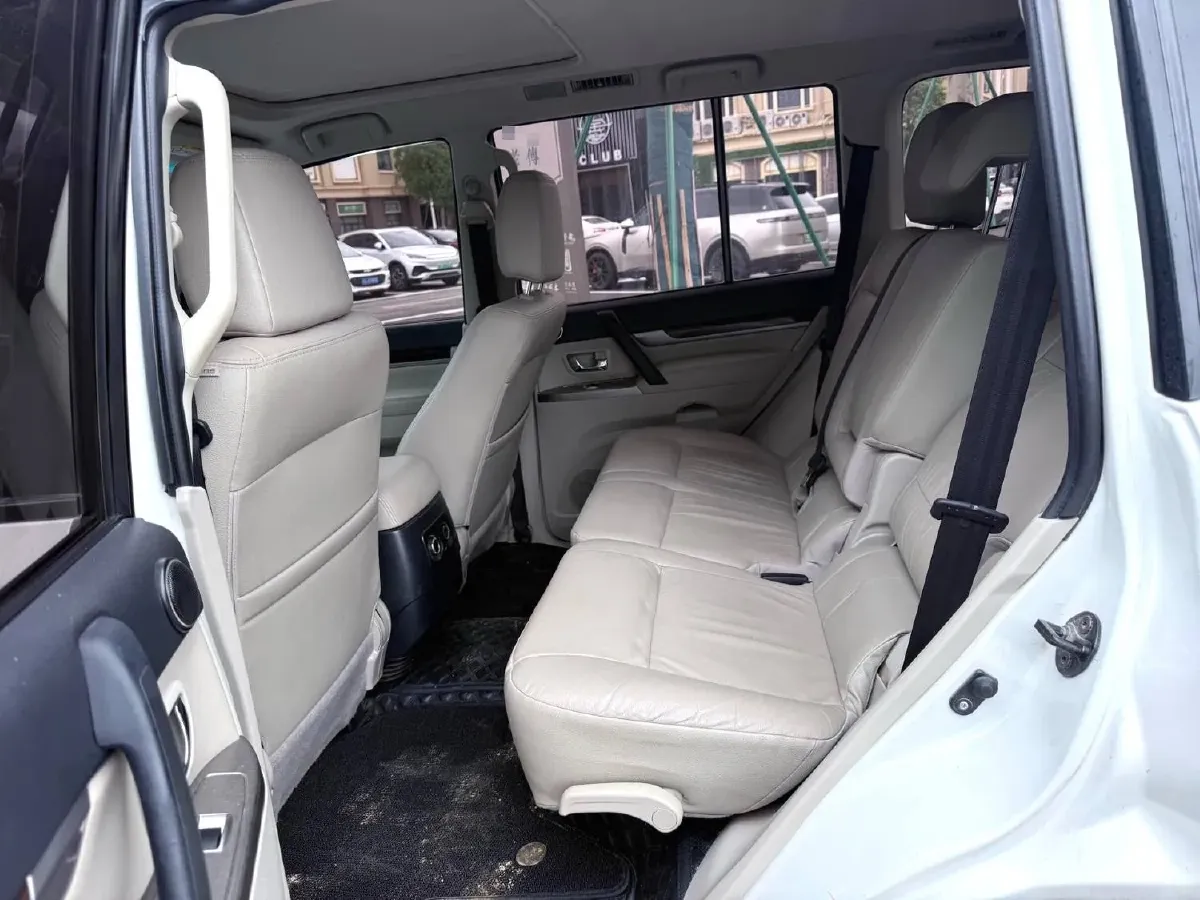 2018 Mitsubishi Pajero 3.0L 174HP V6 5AT,autocango,china used car exporter,china ev exporter,chinese used car exporter,chinese used ev exporter