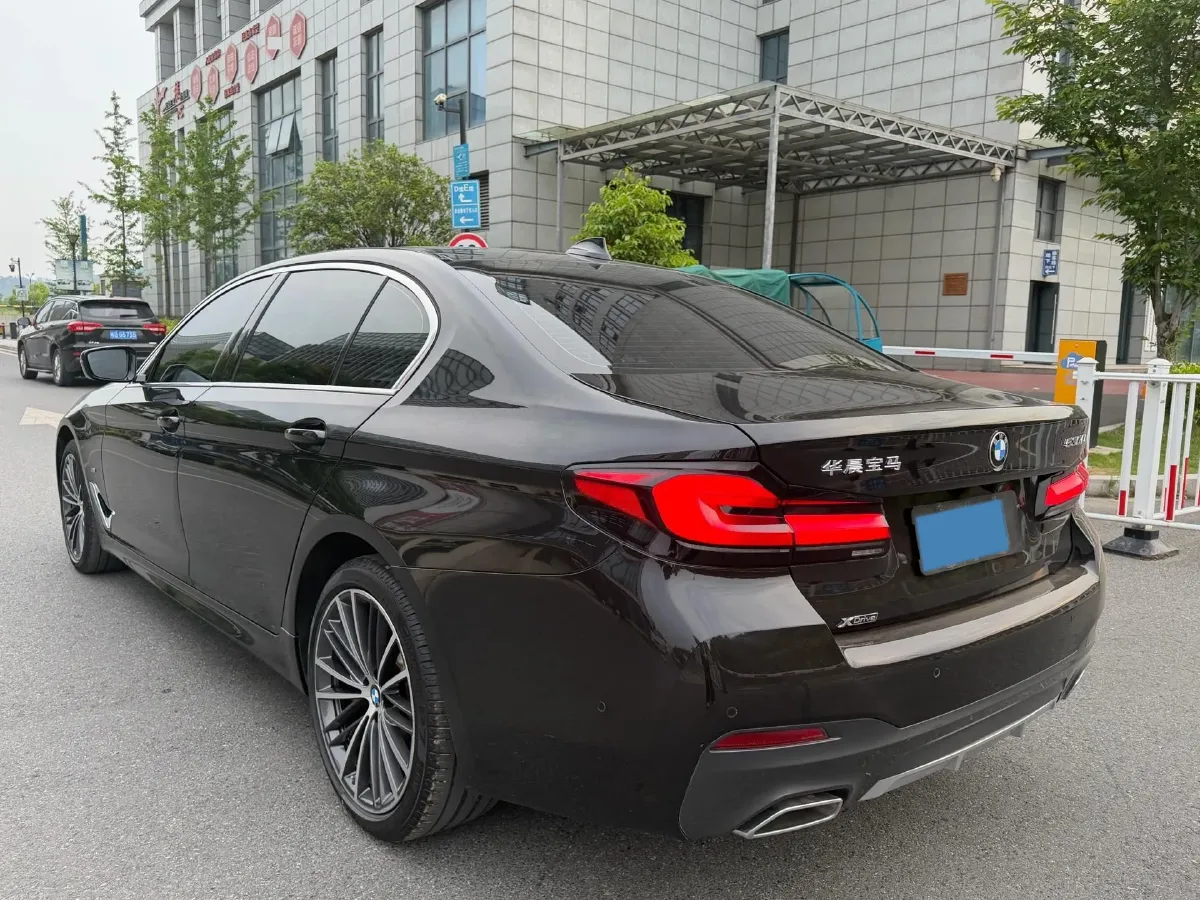 2021 BMW 5 Series 2.0T 252HP L4 8AT,autocango,china used car exporter,china ev exporter,chinese used car exporter,chinese used ev exporter