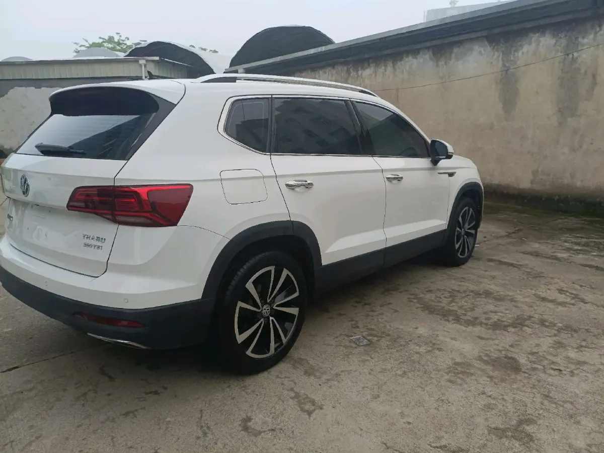 2019 MINI MINI 1.5T 102HP L3 7DCT,autocango,china used car exporter,china ev exporter,chinese used car exporter,chinese used ev exporter