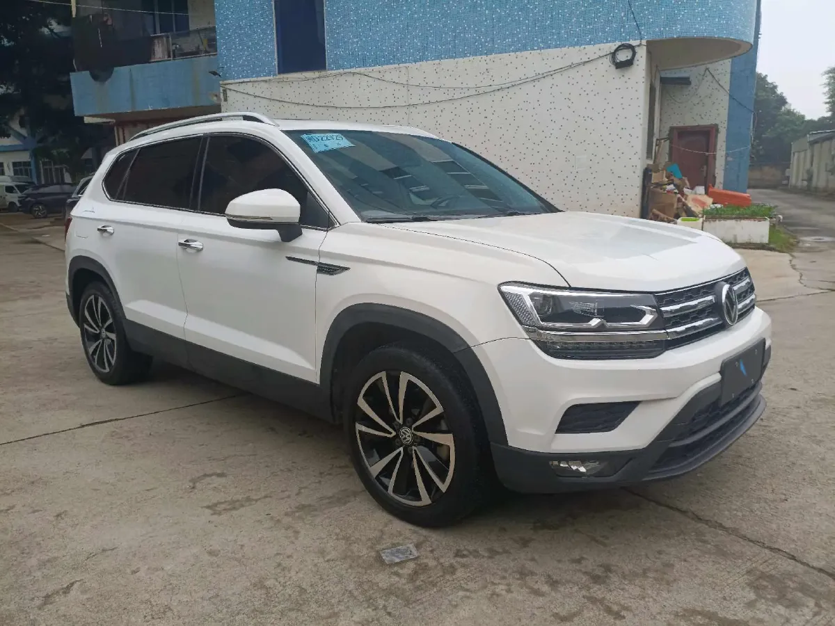 2019 MINI MINI 1.5T 102HP L3 7DCT,autocango,china used car exporter,china ev exporter,chinese used car exporter,chinese used ev exporter