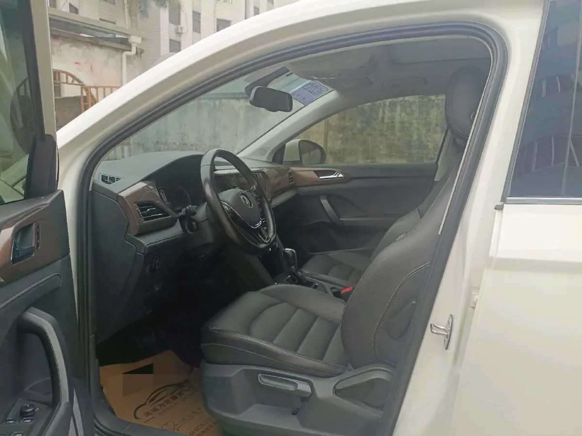 2019 MINI MINI 1.5T 102HP L3 7DCT,autocango,china used car exporter,china ev exporter,chinese used car exporter,chinese used ev exporter