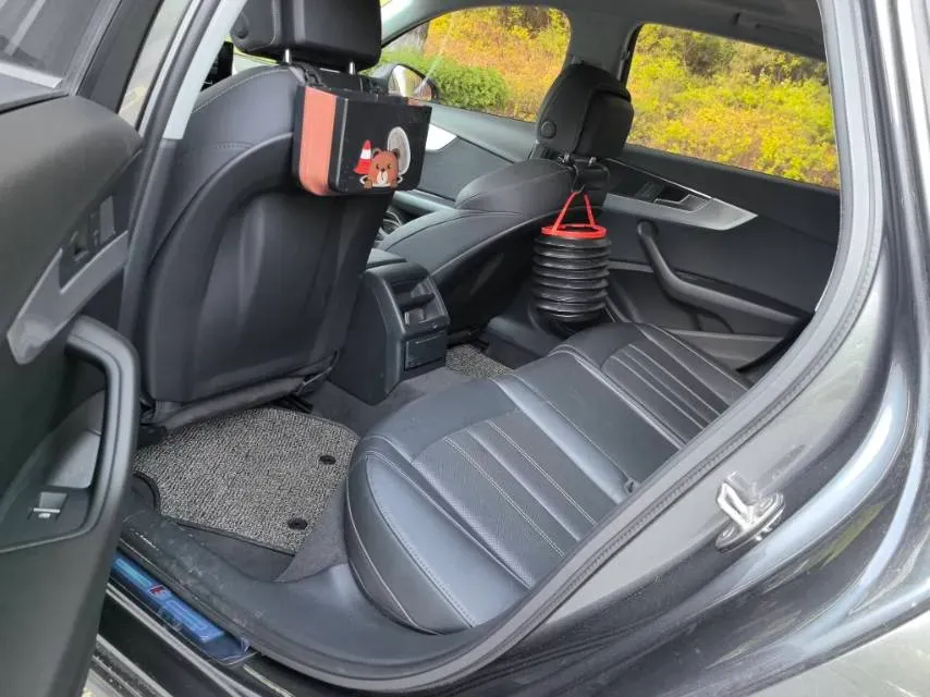 2020 Audi A4L 2.0T 190HP L4 7DCT,autocango,china used car exporter,china ev exporter,chinese used car exporter,chinese used ev exporter