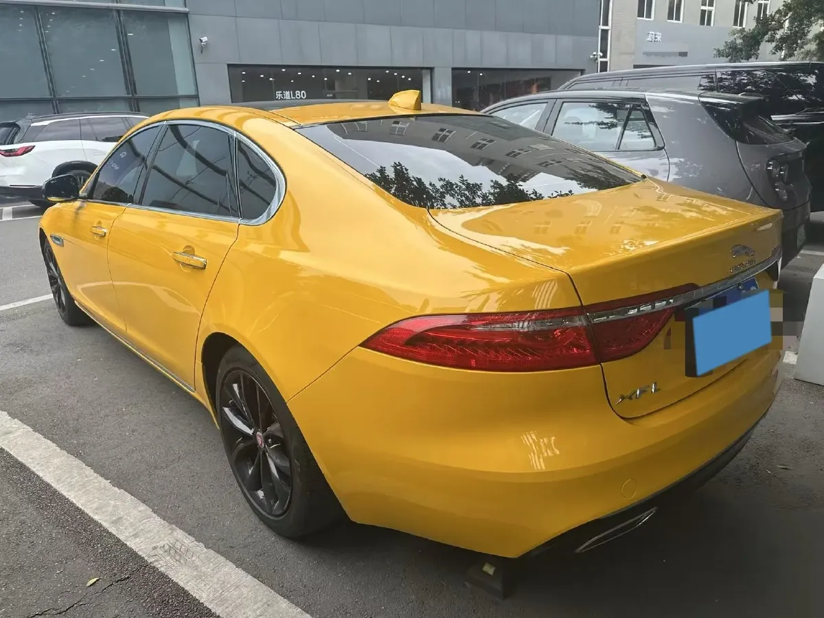 2020 Jaguar XFL 2.0T 250HP L4 8AT,autocango,china used car exporter,china ev exporter,chinese used car exporter,chinese used ev exporter