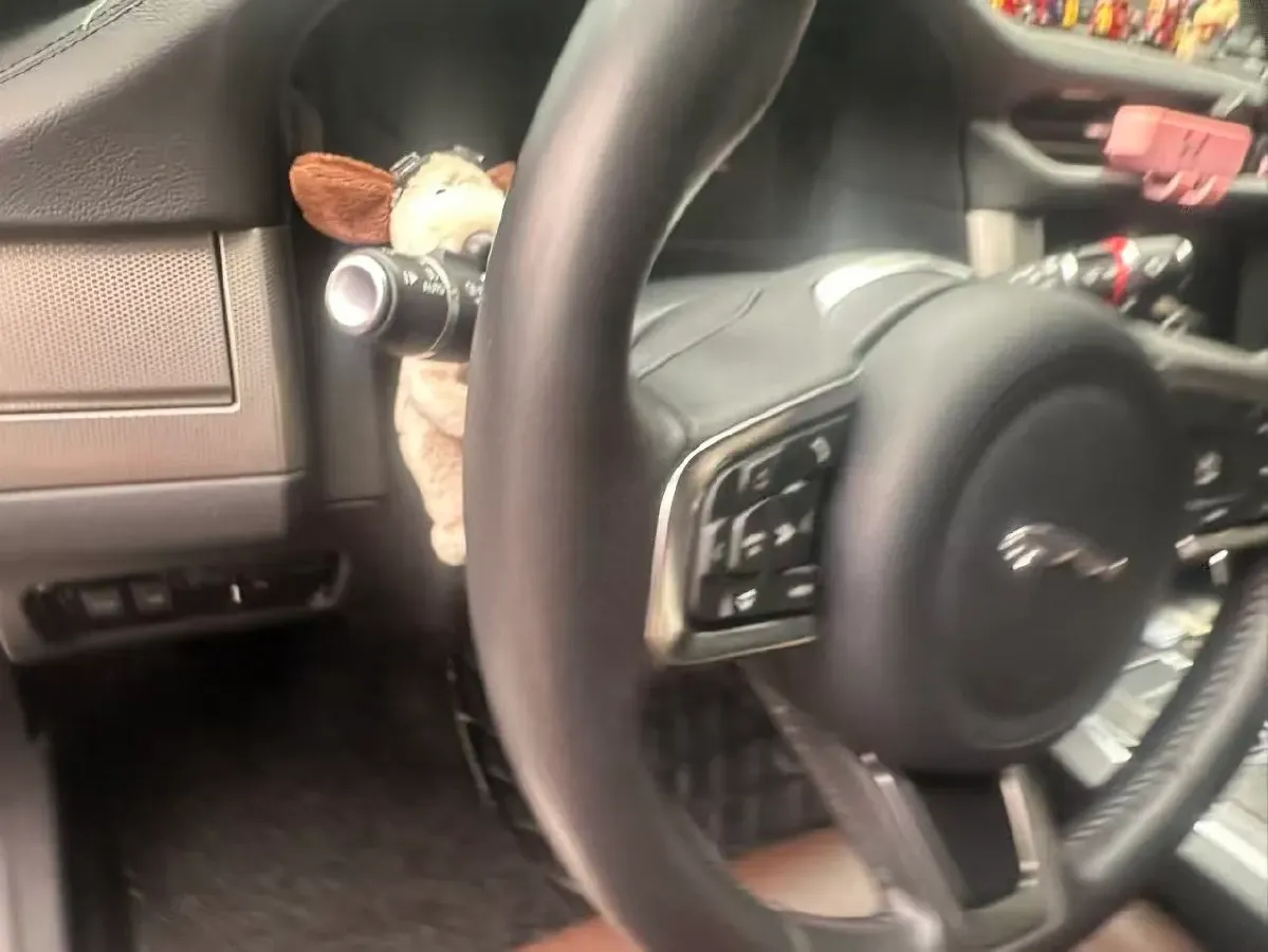 2020 Jaguar XFL 2.0T 250HP L4 8AT,autocango,china used car exporter,china ev exporter,chinese used car exporter,chinese used ev exporter