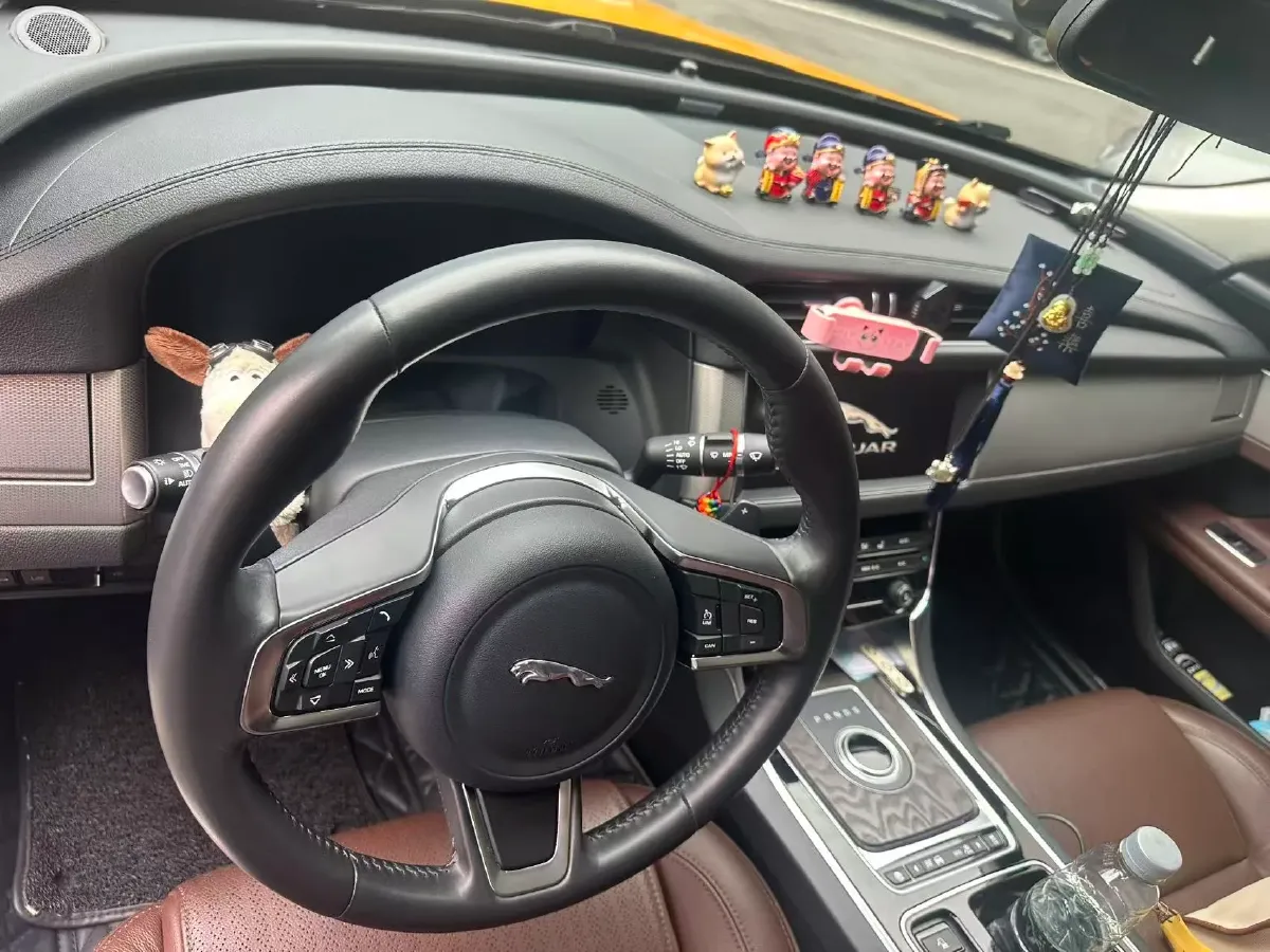 2020 Jaguar XFL 2.0T 250HP L4 8AT,autocango,china used car exporter,china ev exporter,chinese used car exporter,chinese used ev exporter