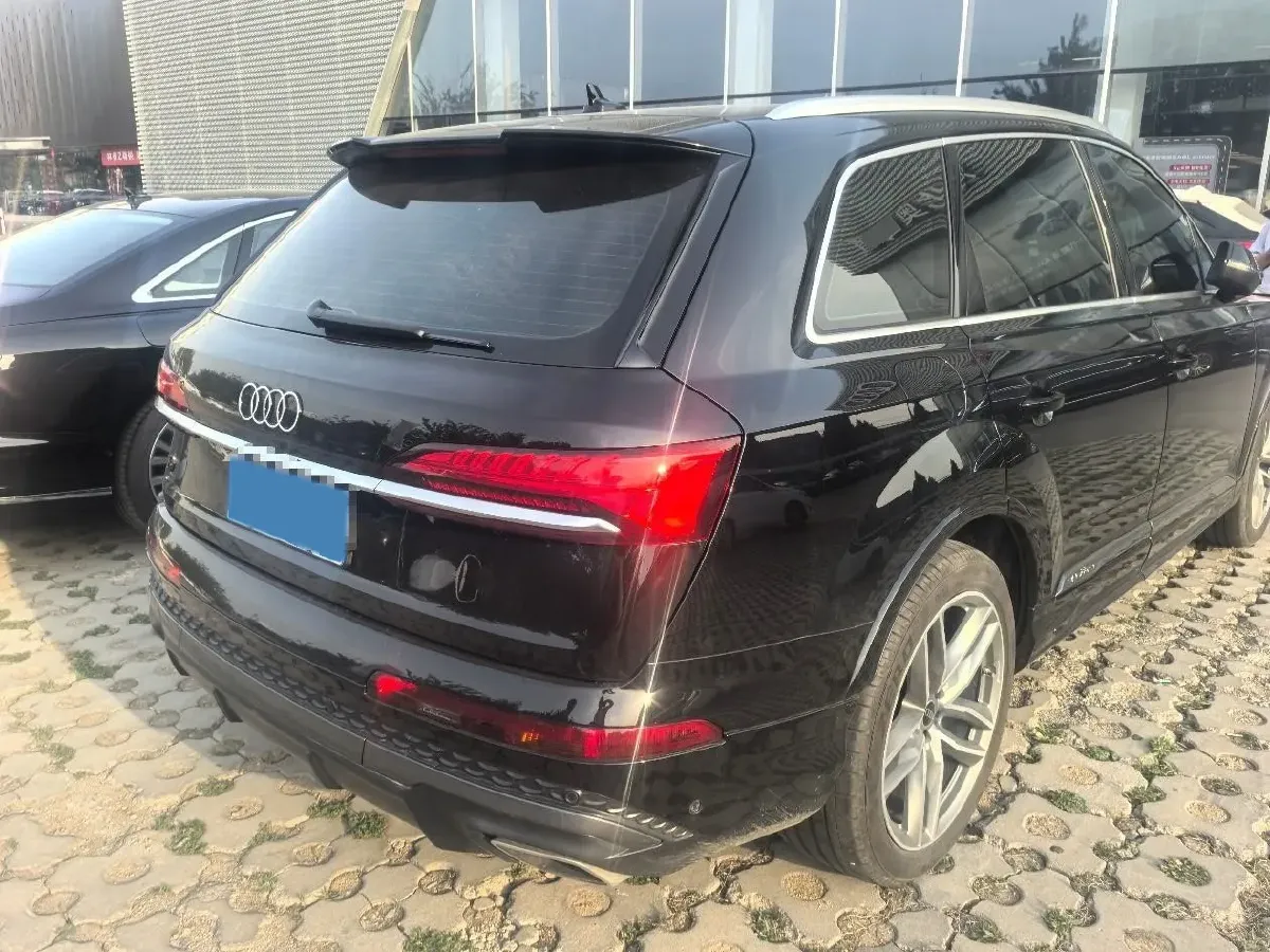2024 Audi Q7 3.0T 340HP V6 8AT,autocango,china used car exporter,china ev exporter,chinese used car exporter,chinese used ev exporter