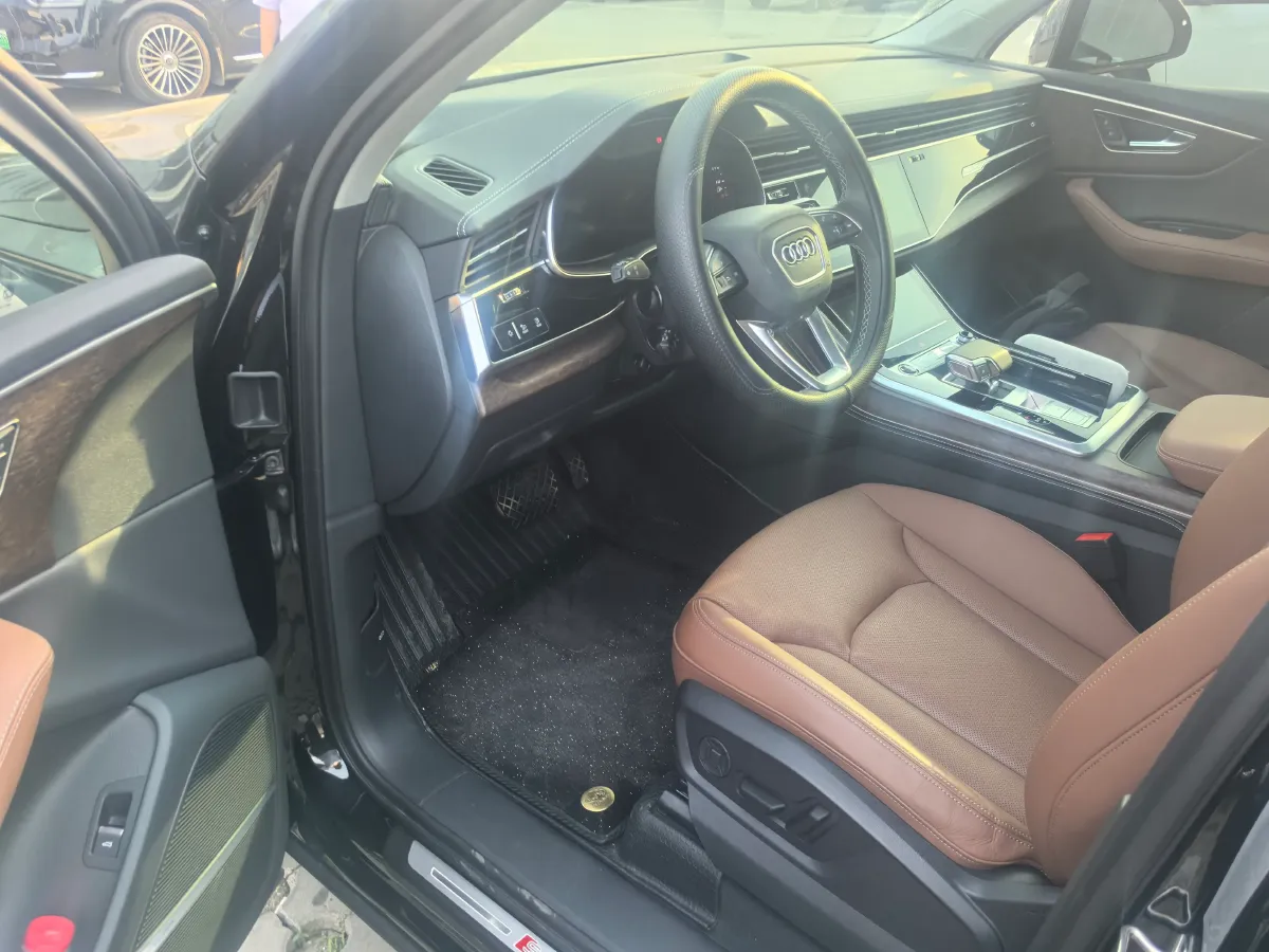 2024 Audi Q7 3.0T 340HP V6 8AT,autocango,china used car exporter,china ev exporter,chinese used car exporter,chinese used ev exporter
