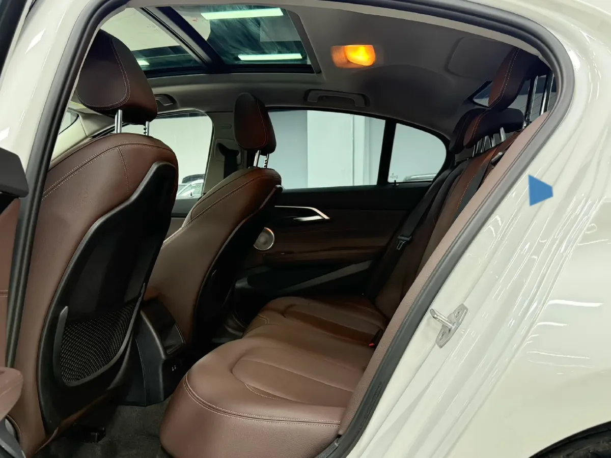 2022 BMW 1 Series 1.5T 140HP L3 7DCT,autocango,china used car exporter,china ev exporter,chinese used car exporter,chinese used ev exporter