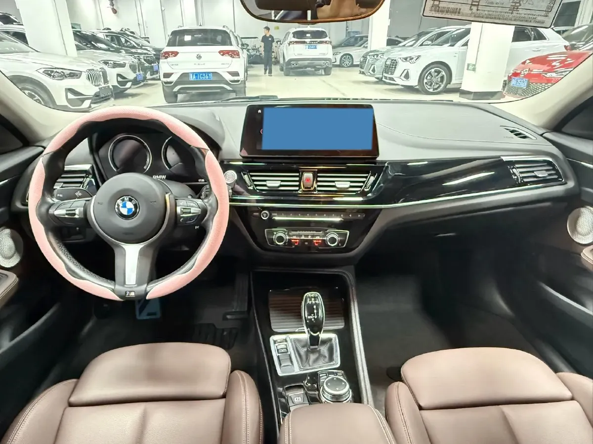 2022 BMW 1 Series 1.5T 140HP L3 7DCT,autocango,china used car exporter,china ev exporter,chinese used car exporter,chinese used ev exporter