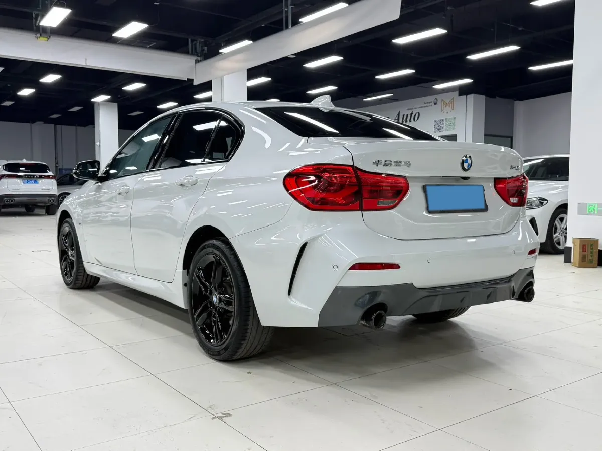 2022 BMW 1 Series 1.5T 140HP L3 7DCT,autocango,china used car exporter,china ev exporter,chinese used car exporter,chinese used ev exporter