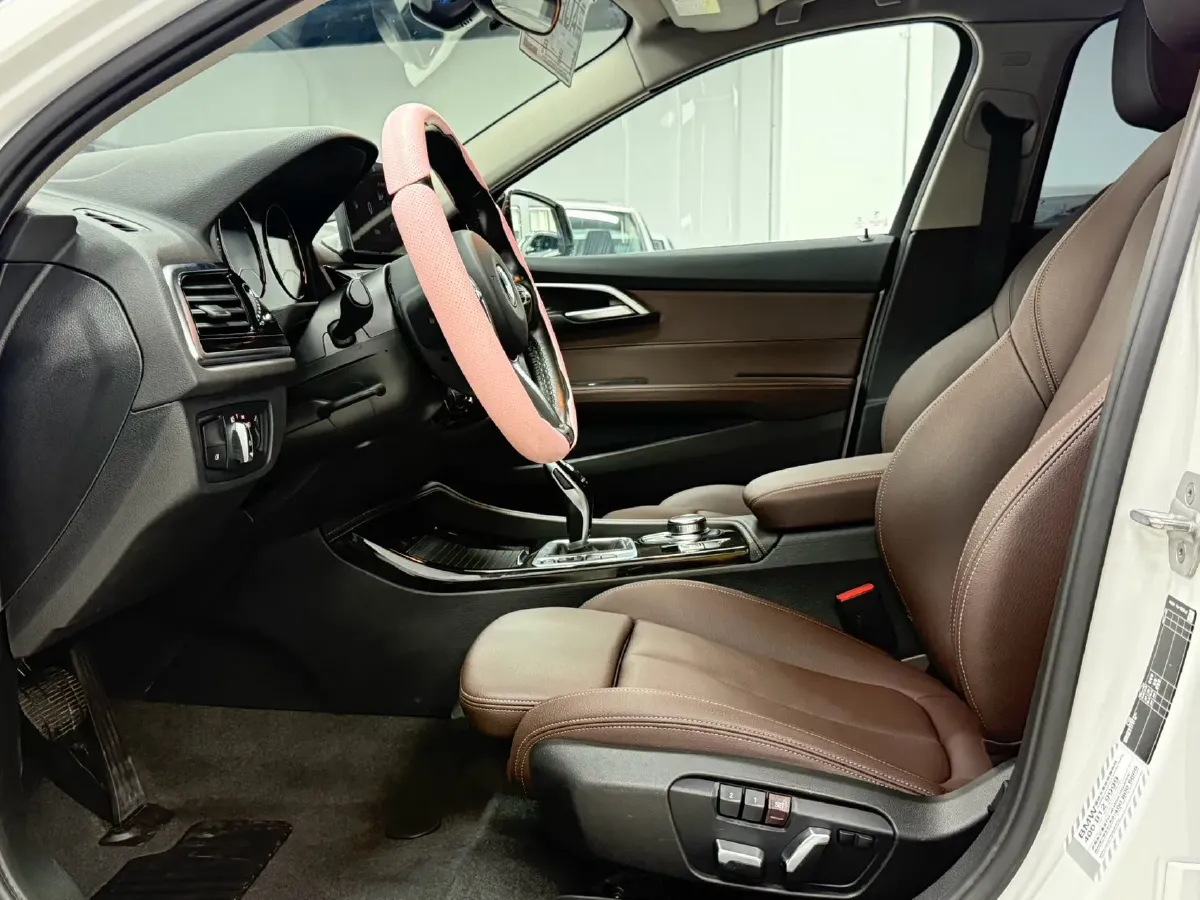 2022 BMW 1 Series 1.5T 140HP L3 7DCT,autocango,china used car exporter,china ev exporter,chinese used car exporter,chinese used ev exporter