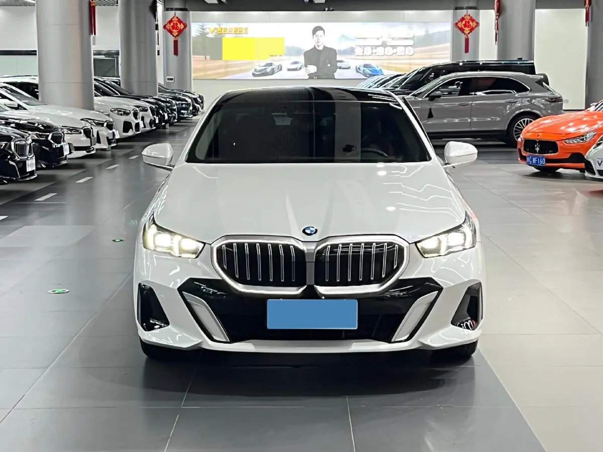 2024 BMW 5 Series 2.0T 258HP L4 8AT,autocango,china used car exporter,china ev exporter,chinese used car exporter,chinese used ev exporter
