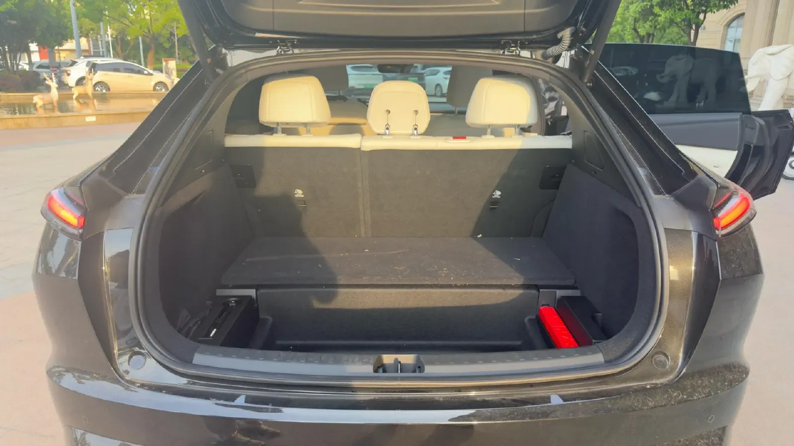 2024 ONVO L60 BEV 60KWH,autocango,china used car exporter,china ev exporter,chinese used car exporter,chinese used ev exporter