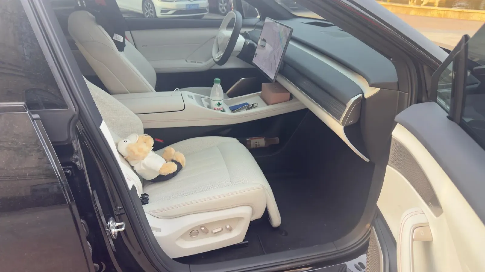 2024 ONVO L60 BEV 60KWH,autocango,china used car exporter,china ev exporter,chinese used car exporter,chinese used ev exporter