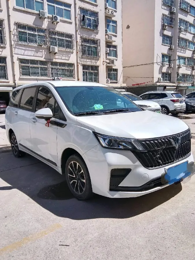 2022 WuLing JiaChen 1.5L 99HP L4 6MT,autocango,china used car exporter,china ev exporter,chinese used car exporter,chinese used ev exporter