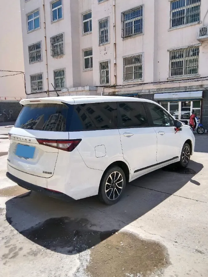 2022 WuLing JiaChen 1.5L 99HP L4 6MT,autocango,china used car exporter,china ev exporter,chinese used car exporter,chinese used ev exporter