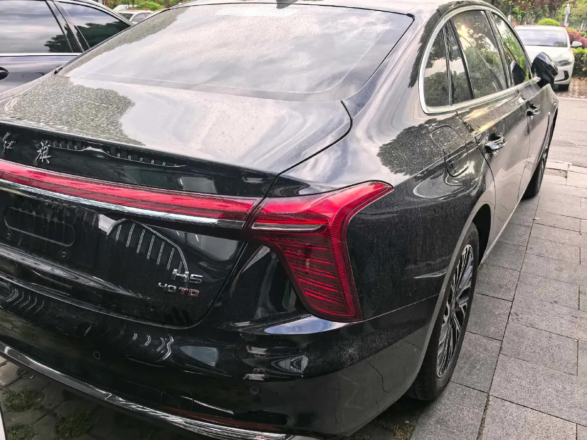 2024 HongQi H5 2.0T 224HP L4 8AT,autocango,china used car exporter,china ev exporter,chinese used car exporter,chinese used ev exporter