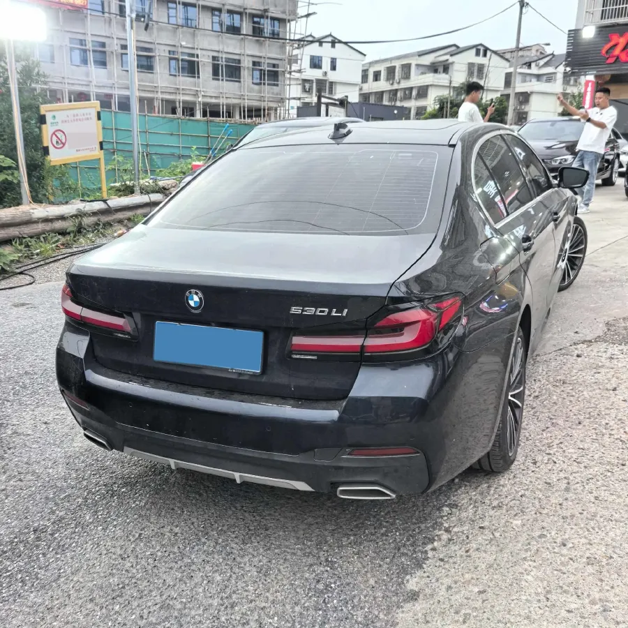 2022 BMW 5 Series 2.0T 252HP L4 8AT,autocango,china used car exporter,china ev exporter,chinese used car exporter,chinese used ev exporter