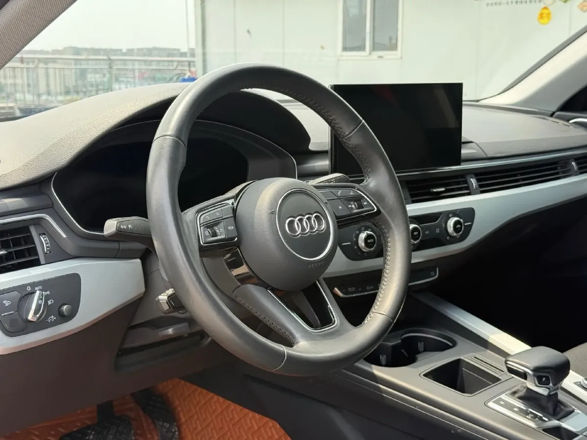 2020 Audi A4L 2.0T 190HP L4 7DCT,autocango,china used car exporter,china ev exporter,chinese used car exporter,chinese used ev exporter