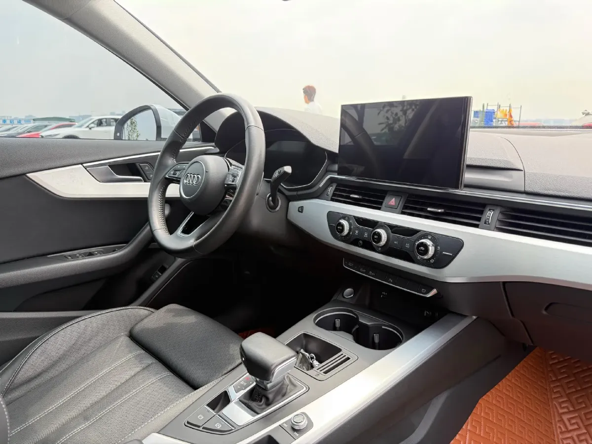 2020 Audi A4L 2.0T 190HP L4 7DCT,autocango,china used car exporter,china ev exporter,chinese used car exporter,chinese used ev exporter