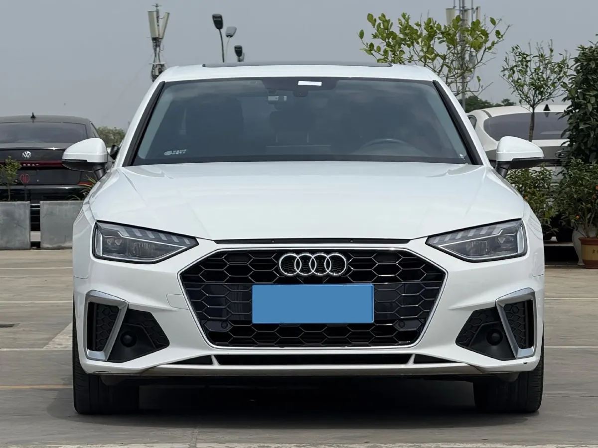 2020 Audi A4L 2.0T 190HP L4 7DCT,autocango,china used car exporter,china ev exporter,chinese used car exporter,chinese used ev exporter