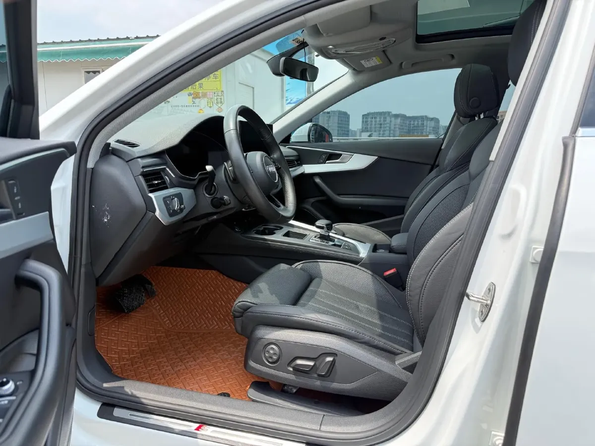 2020 Audi A4L 2.0T 190HP L4 7DCT,autocango,china used car exporter,china ev exporter,chinese used car exporter,chinese used ev exporter