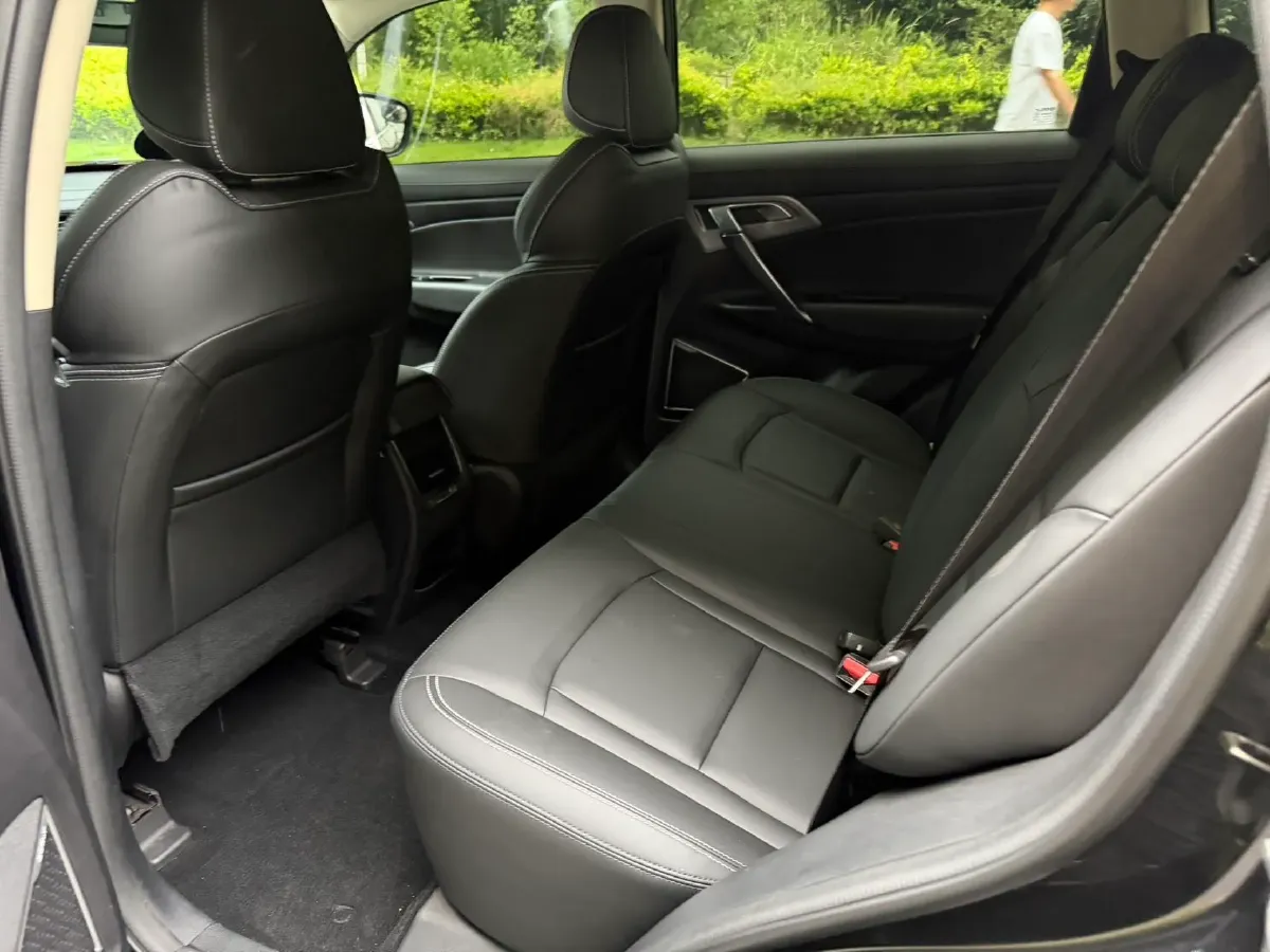 2020 Roewe i6 1.5T 169HP L4 7DCT,autocango,china used car exporter,china ev exporter,chinese used car exporter,chinese used ev exporter