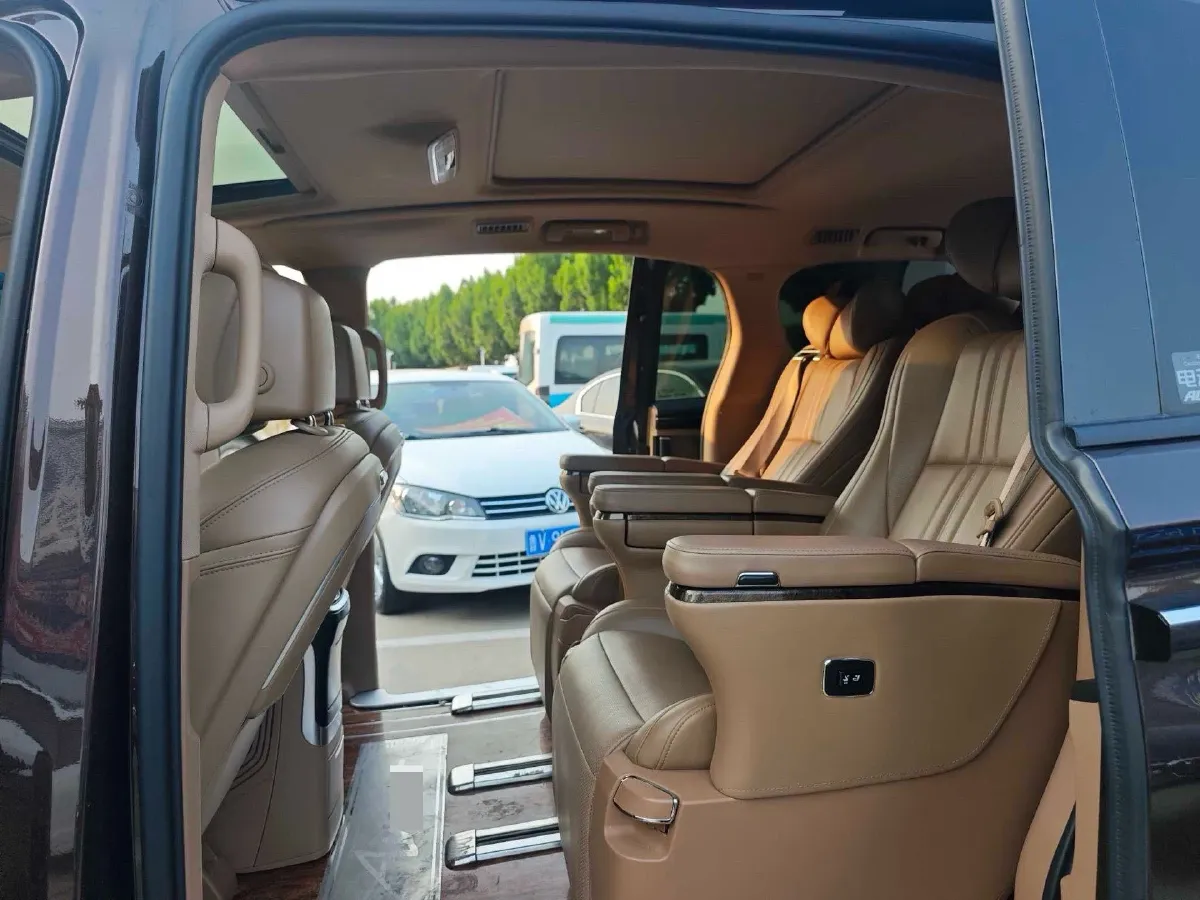 2021 Buick GL8 2.0T 237HP L4 9AT,autocango,china used car exporter,china ev exporter,chinese used car exporter,chinese used ev exporter