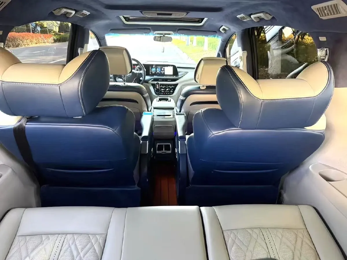 2022 Buick GL8 2.0T 237HP L4 9AT,autocango,china used car exporter,china ev exporter,chinese used car exporter,chinese used ev exporter