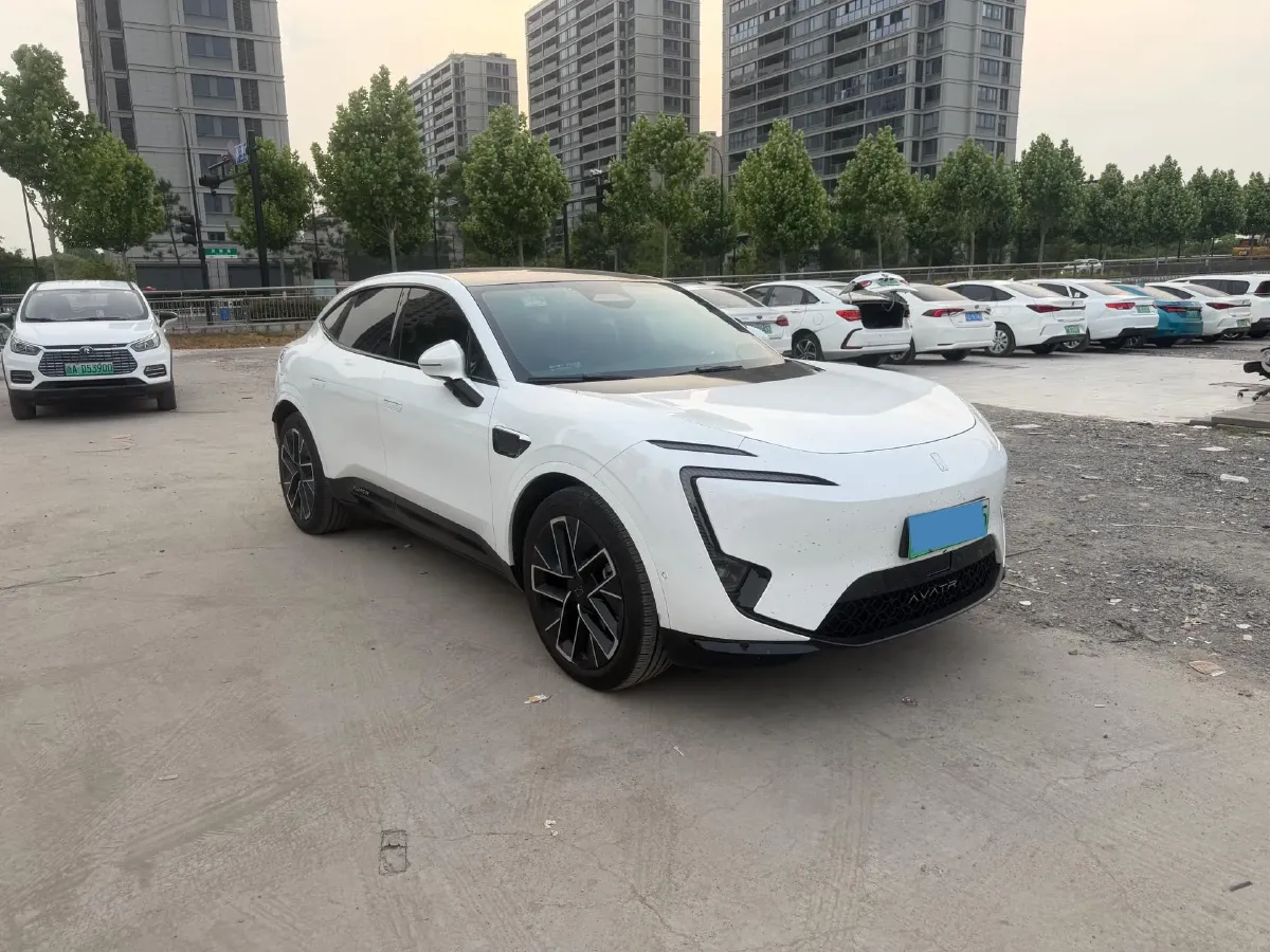 2025 Avatr 11 1.5T 156HP L4 REEV,autocango,china used car exporter,china ev exporter,chinese used car exporter,chinese used ev exporter