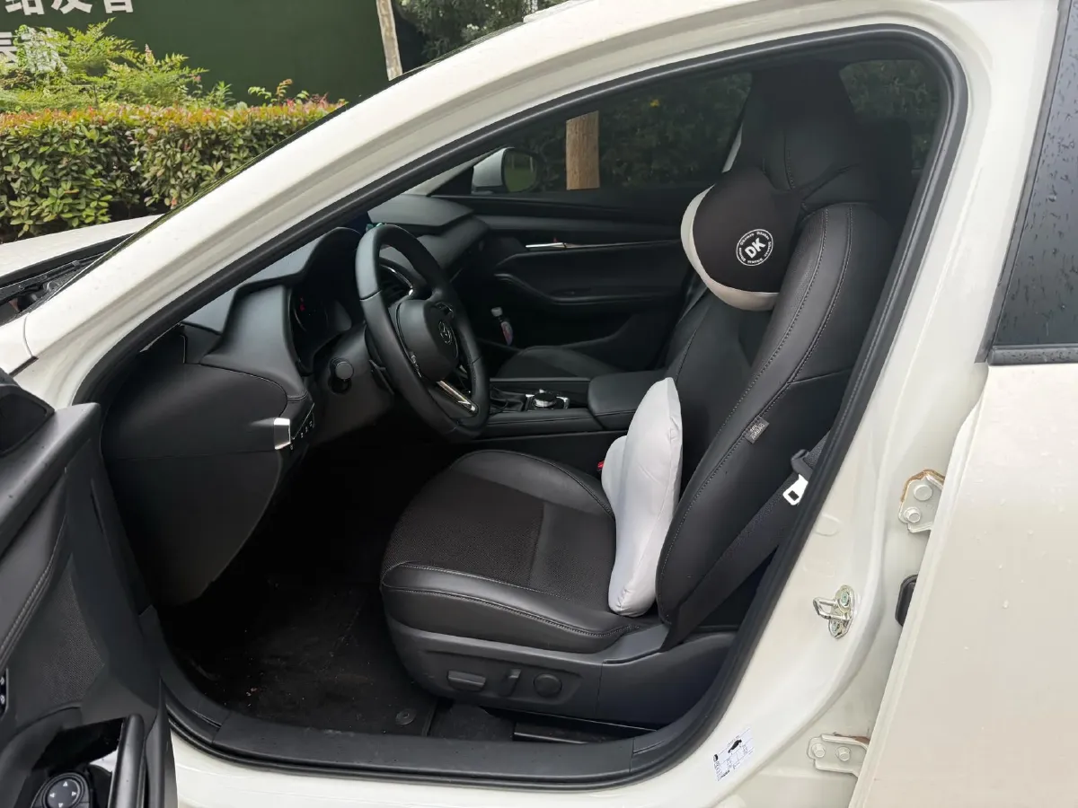 2023 Mazda 3 Axela 2.0L 158HP L4 6AT,autocango,china used car exporter,china ev exporter,chinese used car exporter,chinese used ev exporter