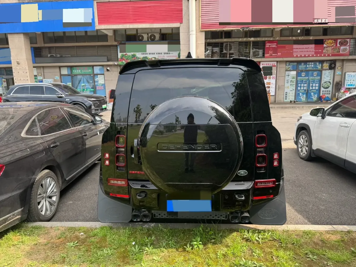 2025 Land Rover Defender 3.0T 400HP L6 8AT,autocango,china used car exporter,china ev exporter,chinese used car exporter,chinese used ev exporter