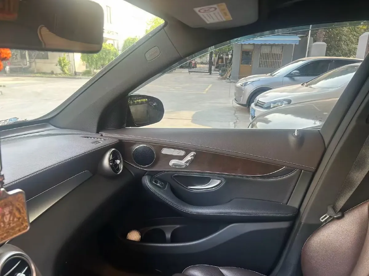 2020 Mercedes-Benz GLC Class 2.0T 258HP L4 9AT,autocango,china used car exporter,china ev exporter,chinese used car exporter,chinese used ev exporter