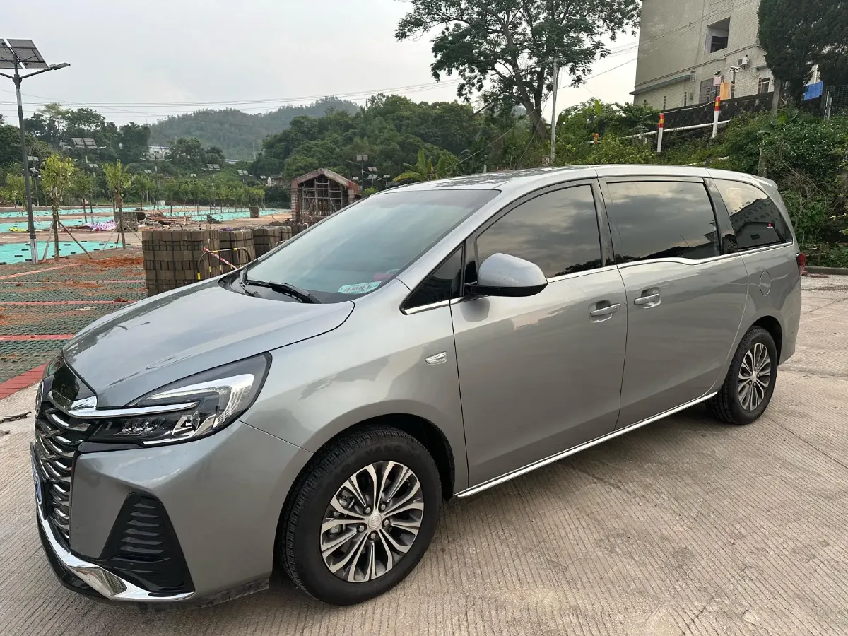 2023 Buick GL8 2.0T 237HP L4 9AT,autocango,china used car exporter,china ev exporter,chinese used car exporter,chinese used ev exporter