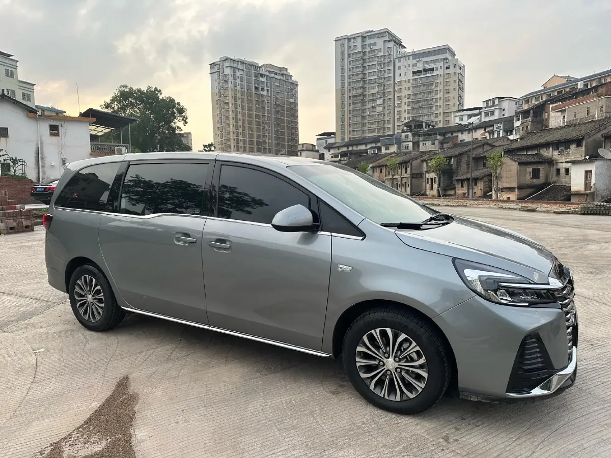 2023 Buick GL8 2.0T 237HP L4 9AT,autocango,china used car exporter,china ev exporter,chinese used car exporter,chinese used ev exporter