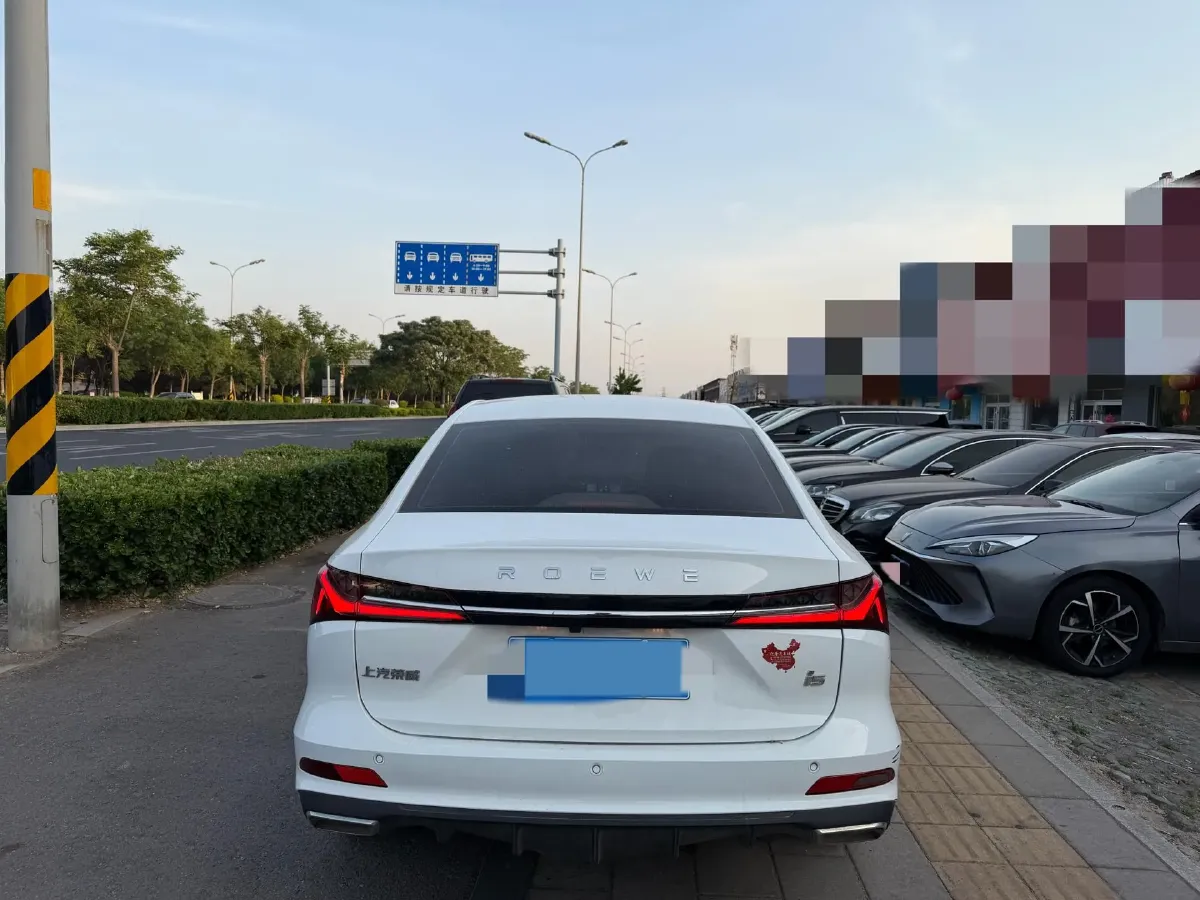 2023 Roewe i5 1.5L 129HP L4 CVT,autocango,china used car exporter,china ev exporter,chinese used car exporter,chinese used ev exporter