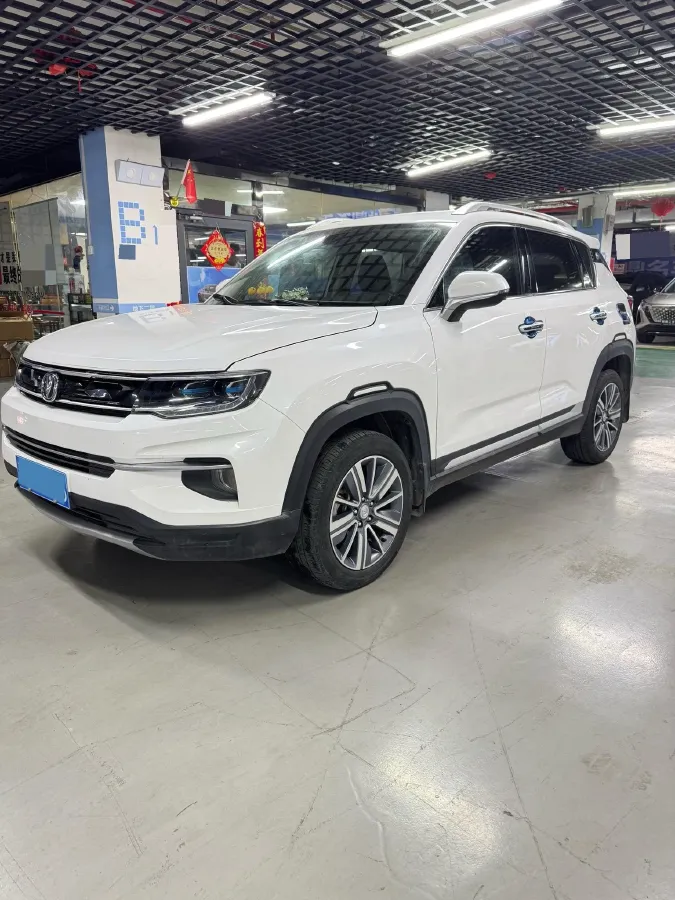 2019 ChangAn CS35 Plus 1.6L 128HP L4 5MT,autocango,china used car exporter,china ev exporter,chinese used car exporter,chinese used ev exporter