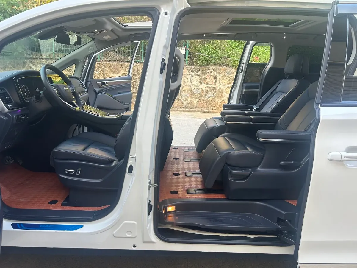 2021 GAC Trumpchi M8 2.0T 252HP L4 8AT,autocango,china used car exporter,china ev exporter,chinese used car exporter,chinese used ev exporter