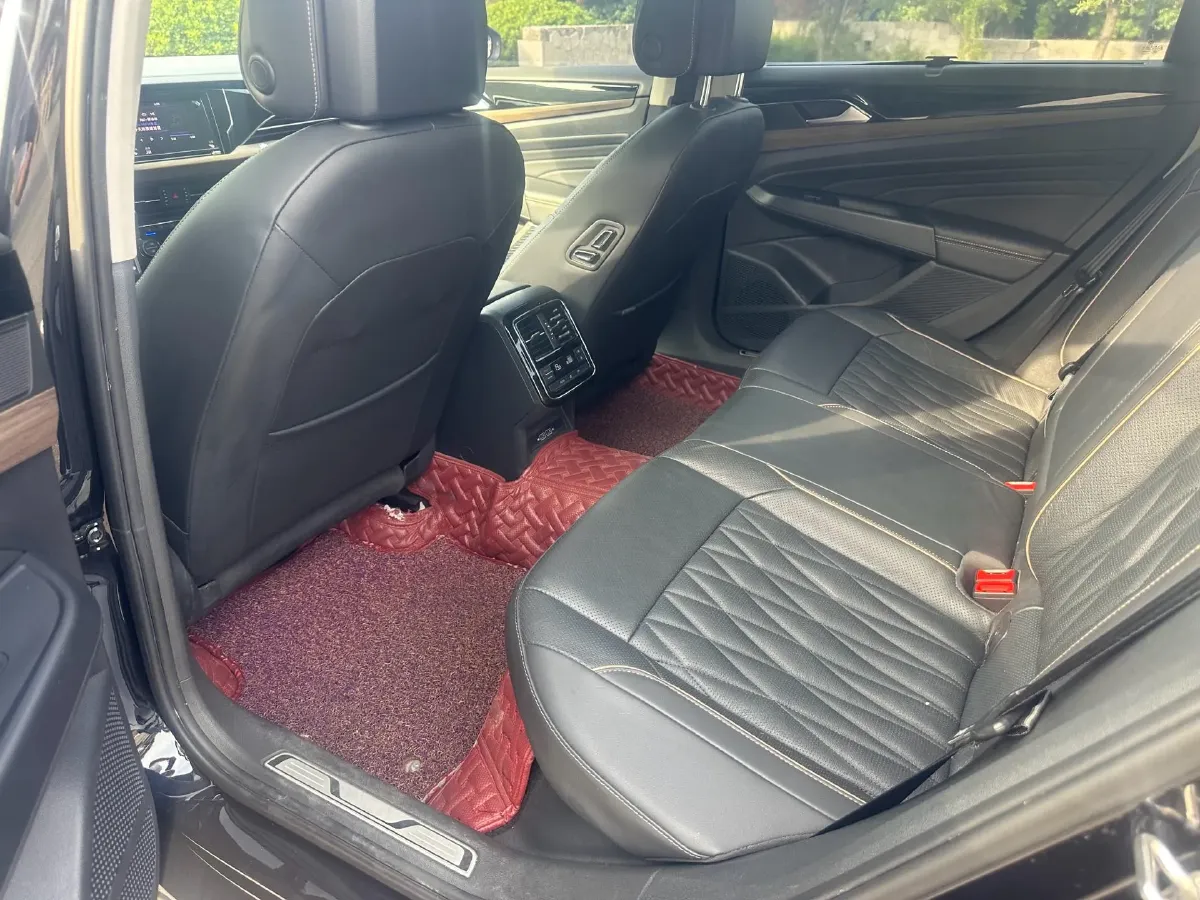 2019 Volvo V40 1.5T 152HP L4 6AT,autocango,china used car exporter,china ev exporter,chinese used car exporter,chinese used ev exporter