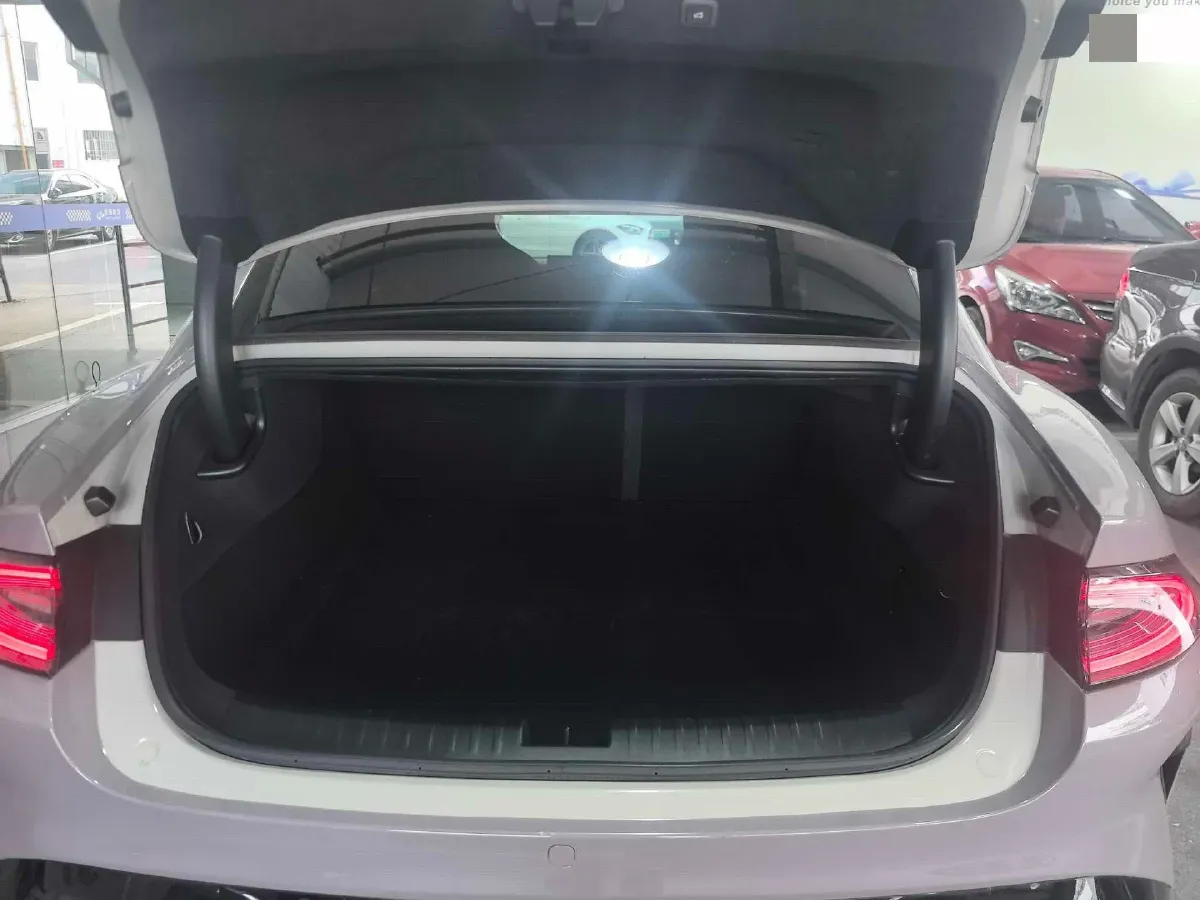 2024 MI SU7 BEV 73.6KWH,autocango,china used car exporter,china ev exporter,chinese used car exporter,chinese used ev exporter