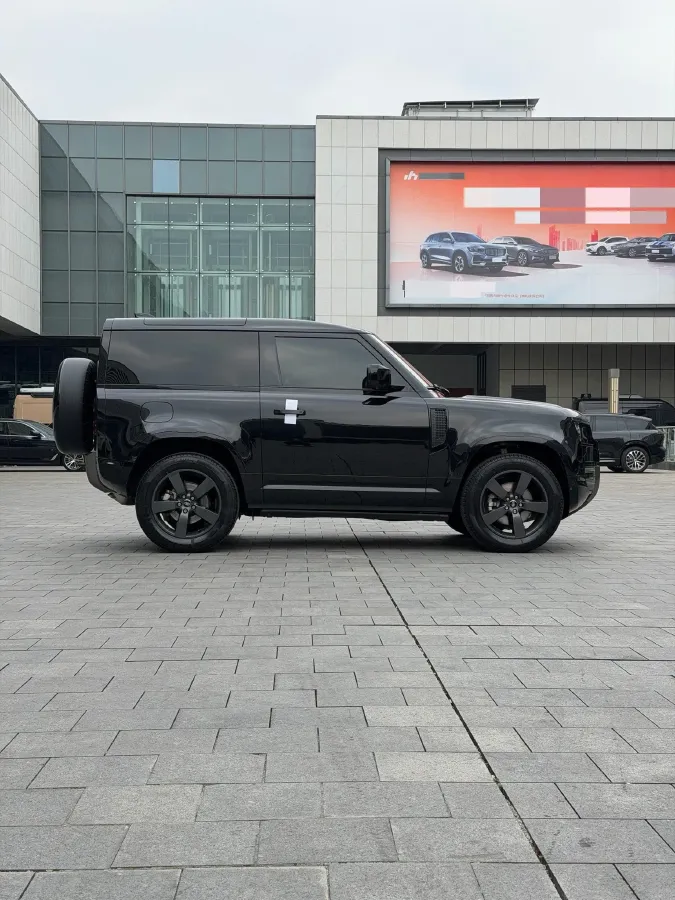 2023 Land Rover Defender 2.0T 300HP L4 8AT,autocango,china used car exporter,china ev exporter,chinese used car exporter,chinese used ev exporter