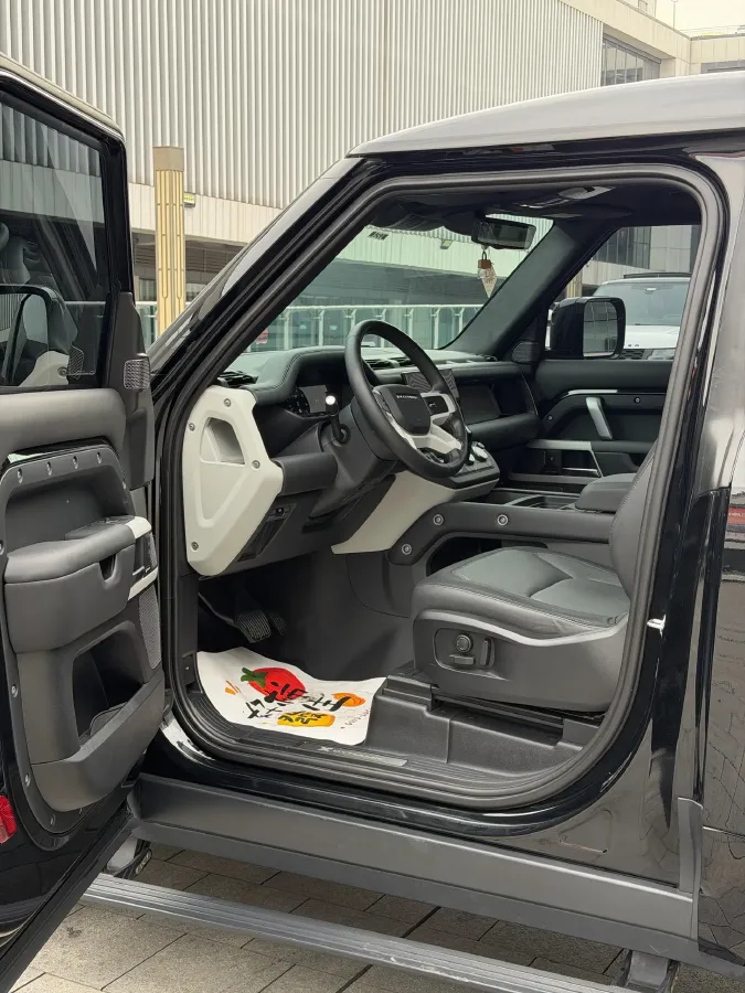 2023 Land Rover Defender 2.0T 300HP L4 8AT,autocango,china used car exporter,china ev exporter,chinese used car exporter,chinese used ev exporter