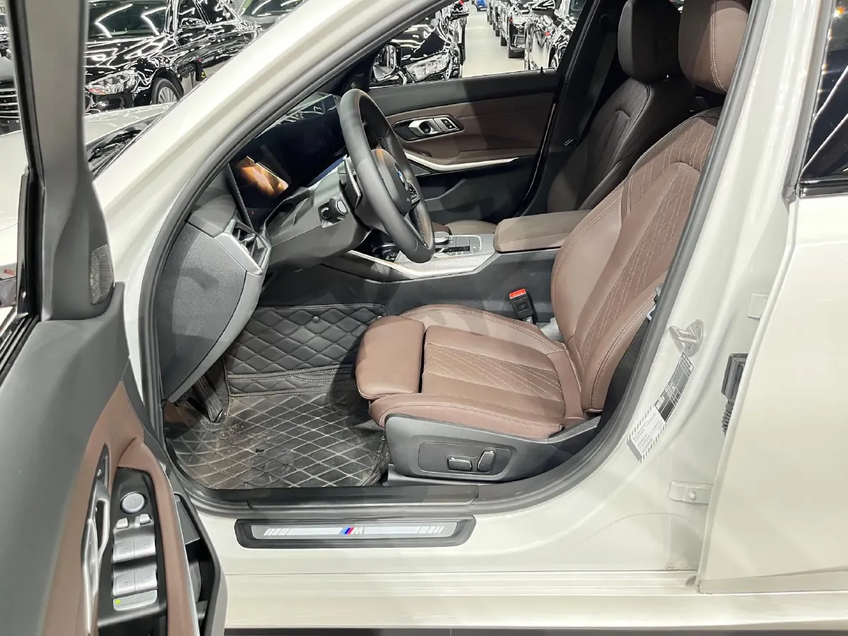 2024 BMW 3 Series 2.0T 184HP L4 8AT,autocango,china used car exporter,china ev exporter,chinese used car exporter,chinese used ev exporter