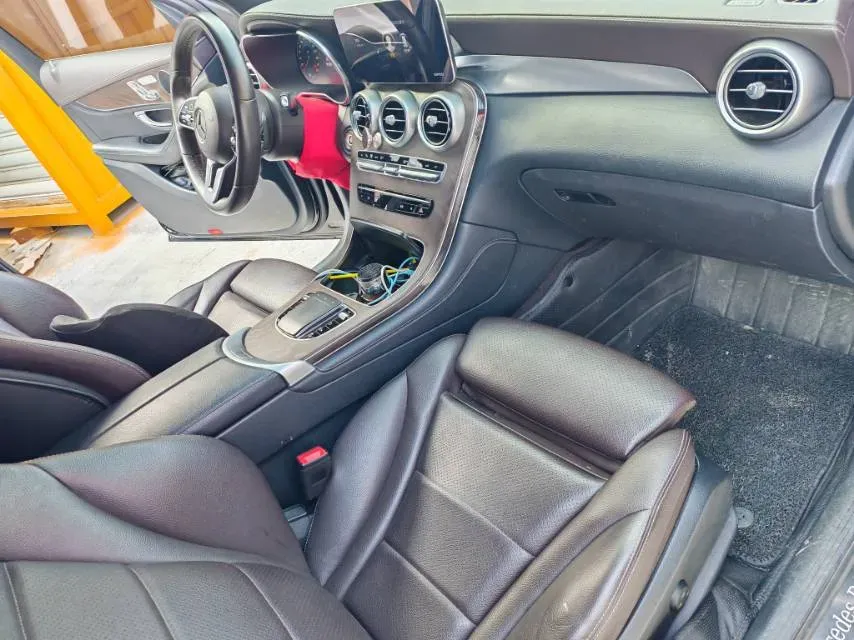 2020 Mercedes-Benz GLC Class 2.0T 258HP L4 9AT,autocango,china used car exporter,china ev exporter,chinese used car exporter,chinese used ev exporter