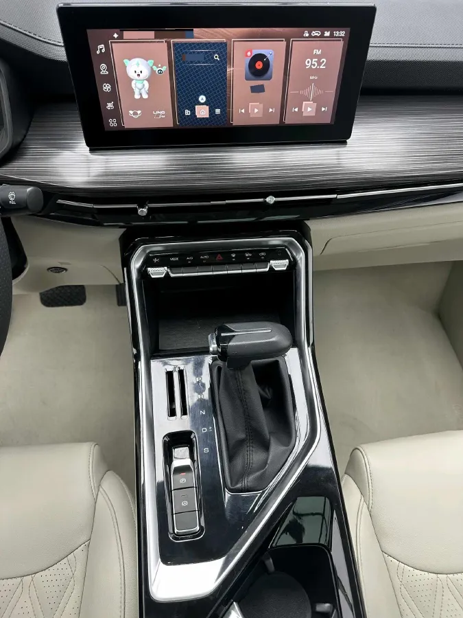 2021 WuLing XingChen 1.5T 147HP L4 CVT,autocango,china used car exporter,china ev exporter,chinese used car exporter,chinese used ev exporter