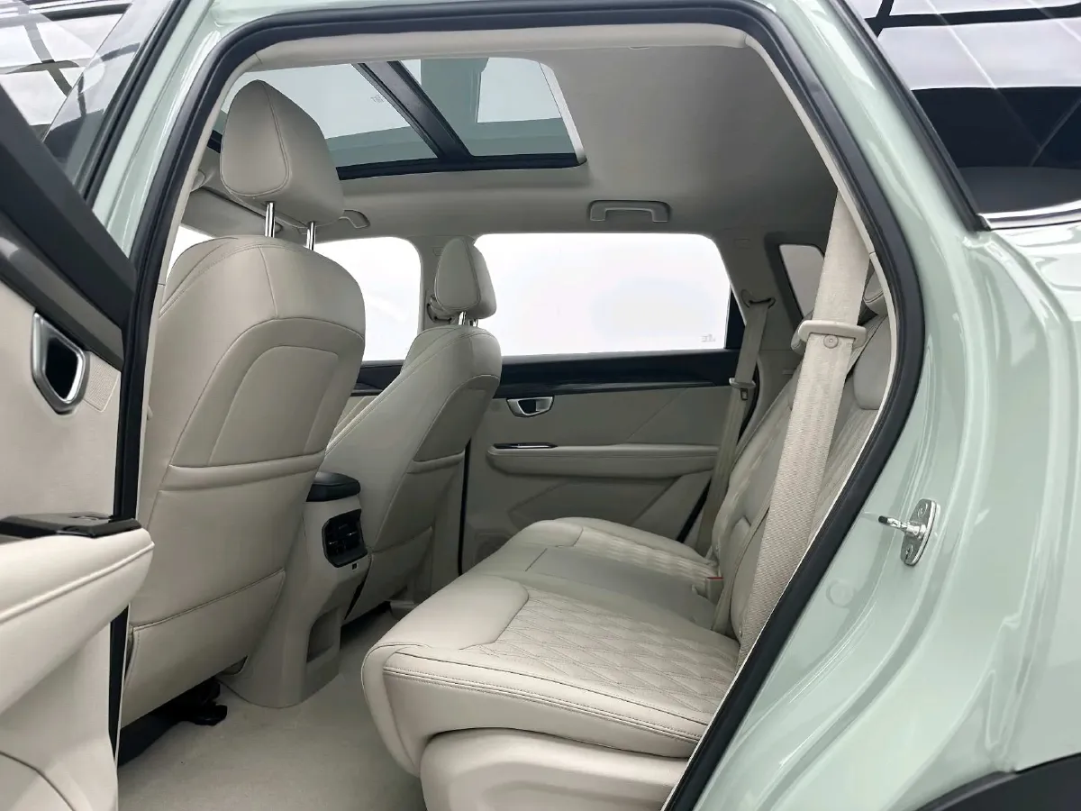 2021 WuLing XingChen 1.5T 147HP L4 CVT,autocango,china used car exporter,china ev exporter,chinese used car exporter,chinese used ev exporter