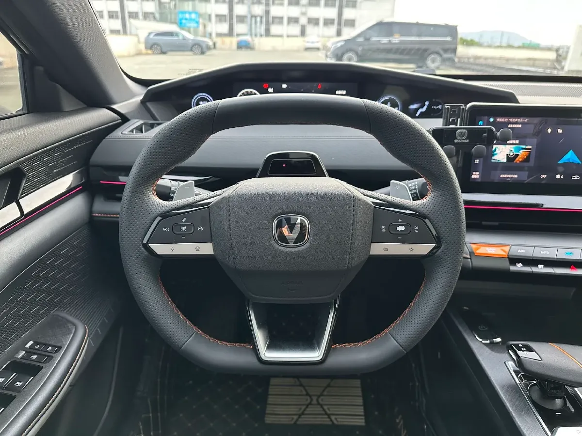 2023 ChangAn UNI-V 1.5T 188HP L4 7DCT,autocango,china used car exporter,china ev exporter,chinese used car exporter,chinese used ev exporter