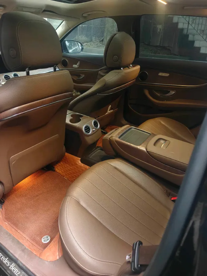 2020 Mercedes-Benz E Class 1.5T 184HP L4 9AT,autocango,china used car exporter,china ev exporter,chinese used car exporter,chinese used ev exporter